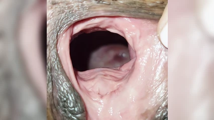Широко раскрытая пизда моей жены