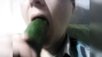 Замужняя кировчанка сосёт