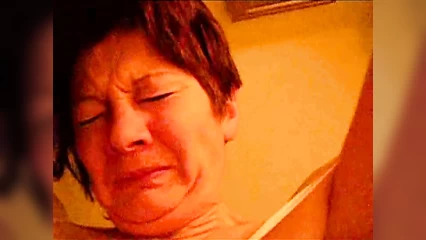 Жена сука кричит